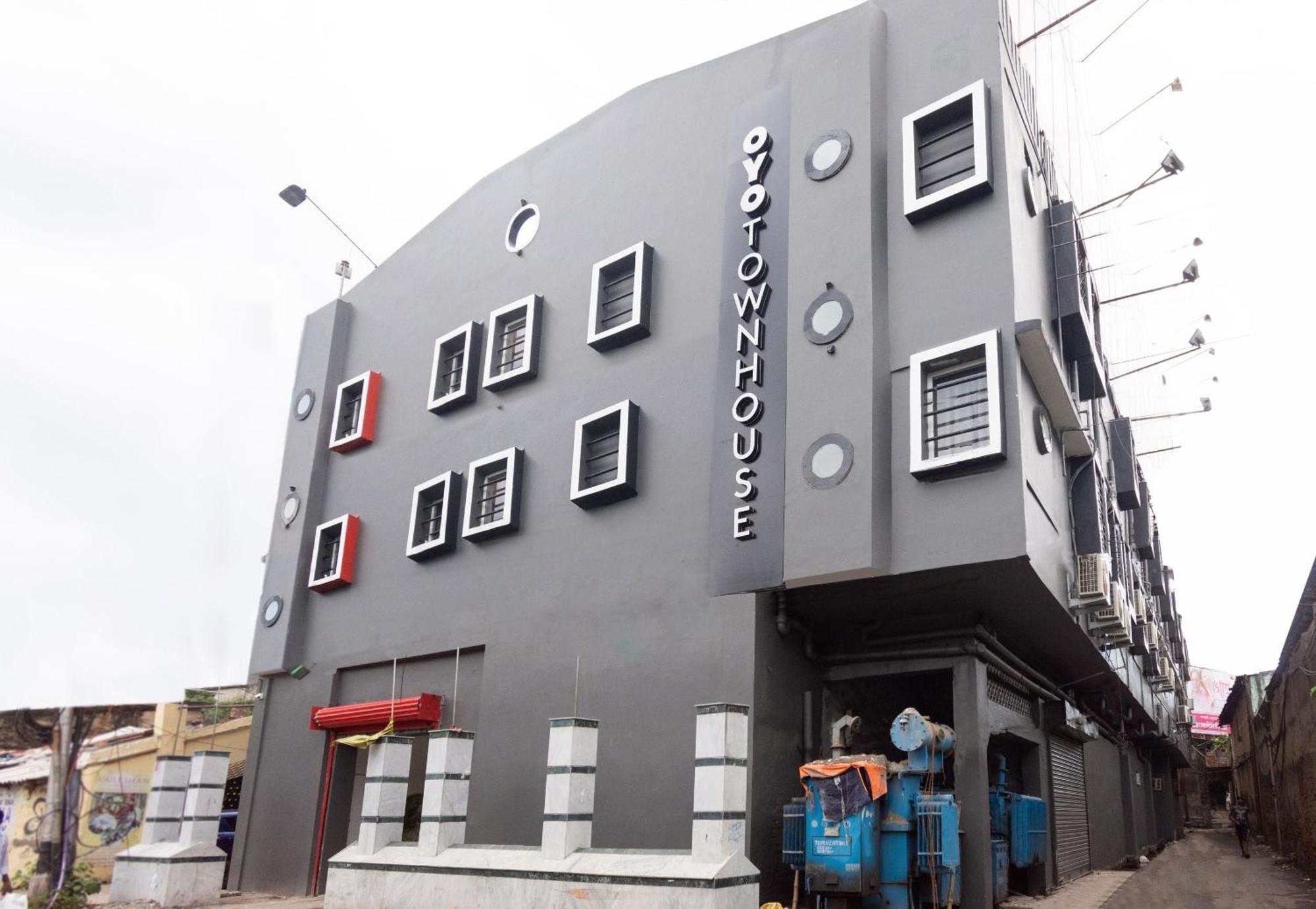 Townhouse Mannat International Kolkata