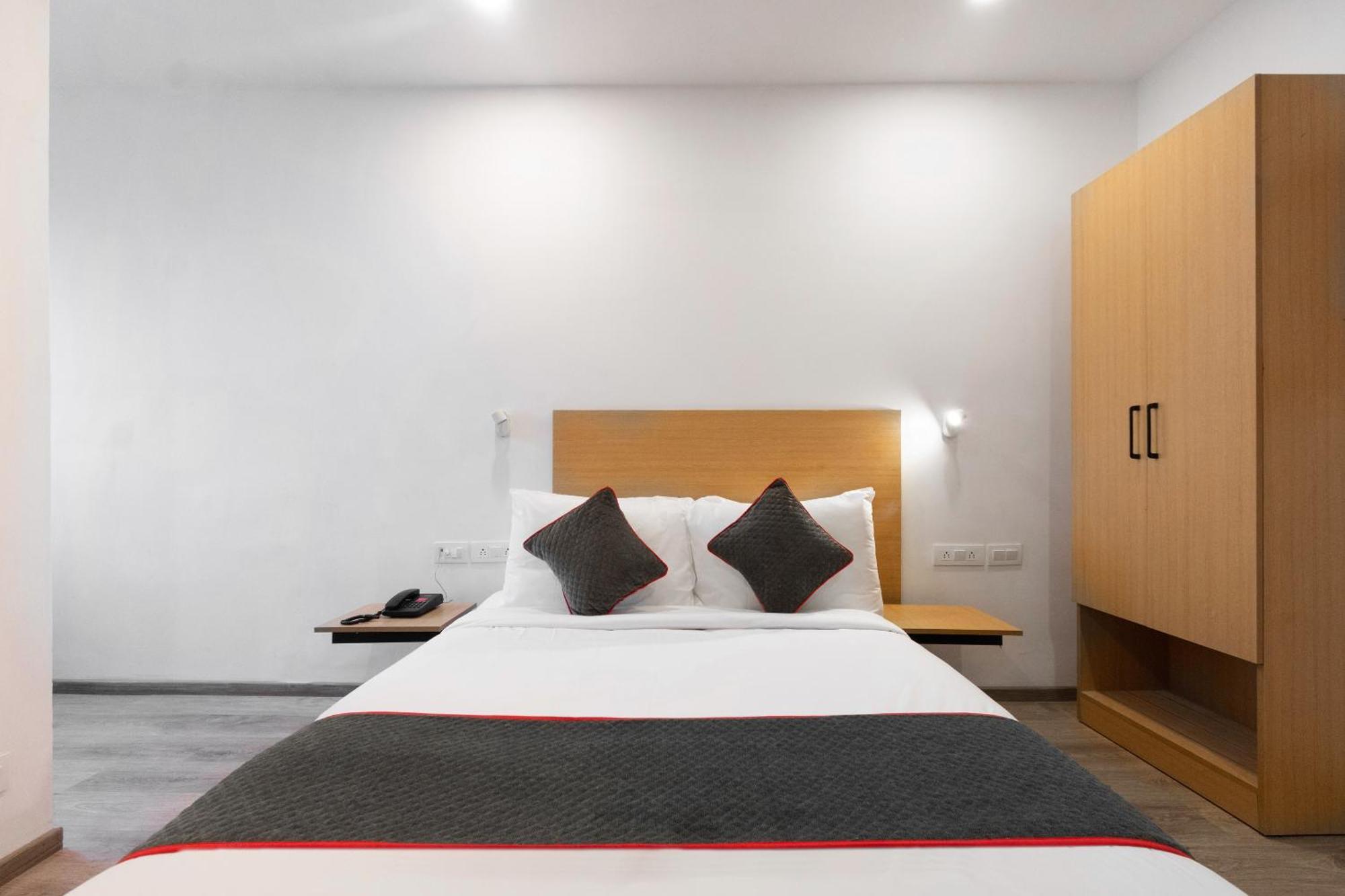 Hotel Townhouse Mannat International